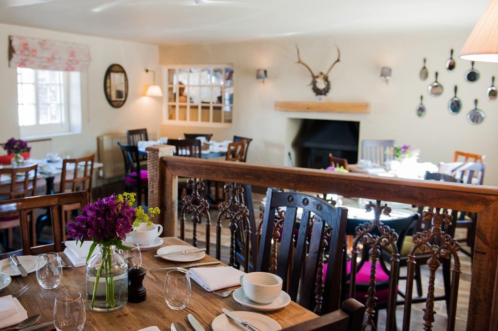 The White Hart, Overton Overton  Buitenkant foto