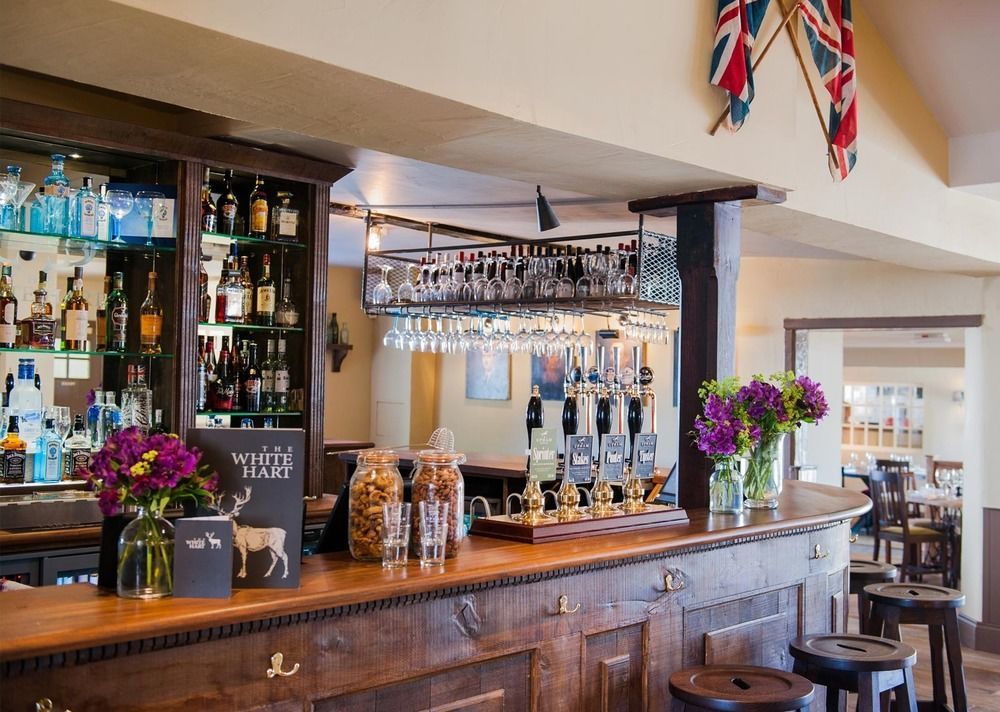 The White Hart, Overton Overton  Buitenkant foto